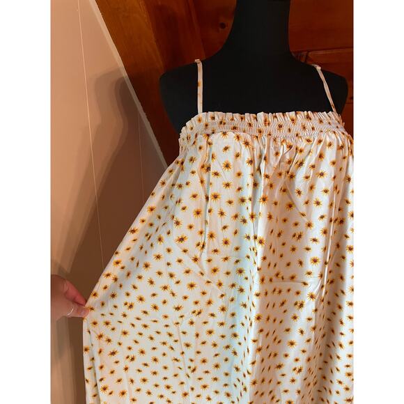 WeWoreWhat Daisy Print Floral Smocked Midi Dress NWT sz XL - Picture 7 of 8